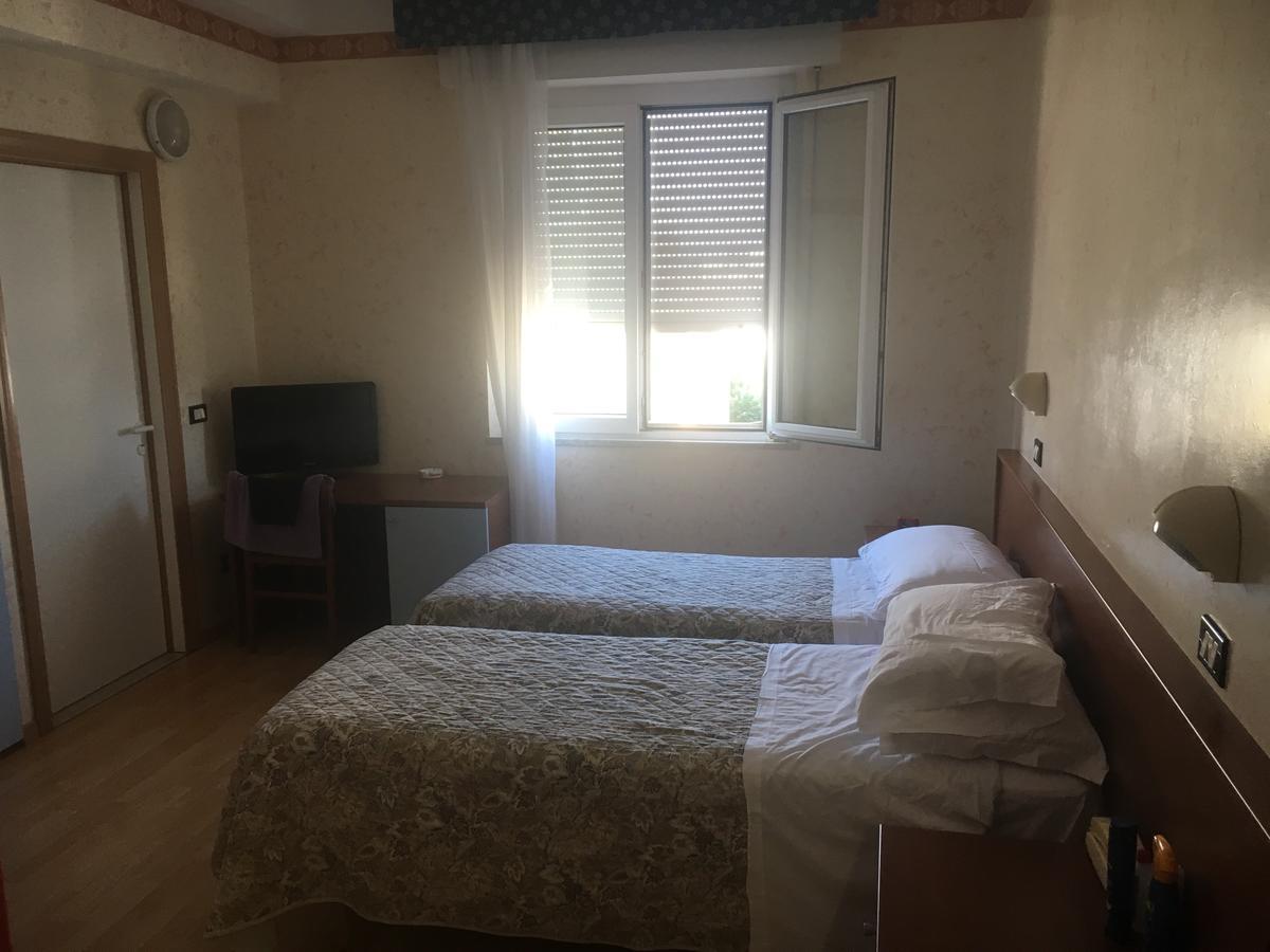 Hotel Alexander Resort Rimini Ngoại thất bức ảnh