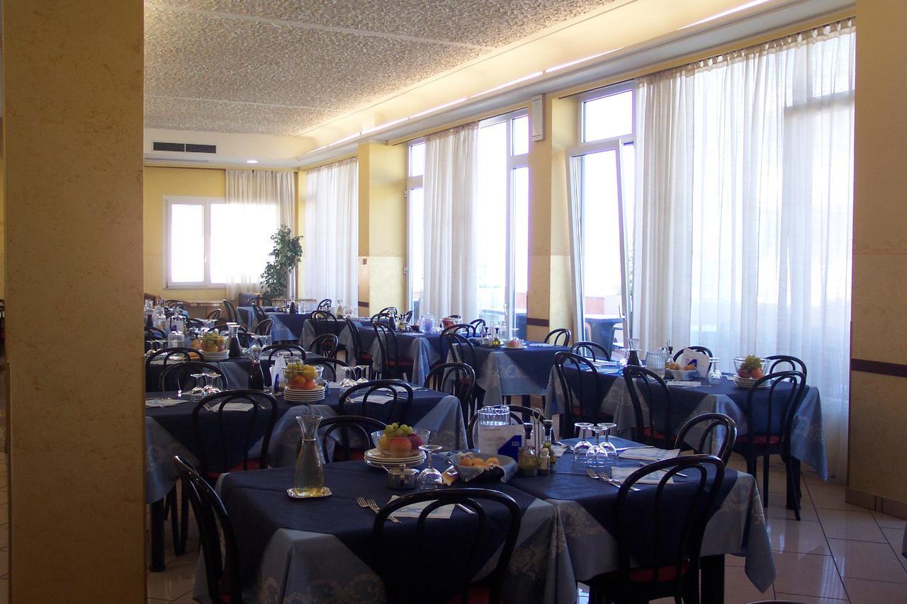 Hotel Alexander Resort Rimini Ngoại thất bức ảnh